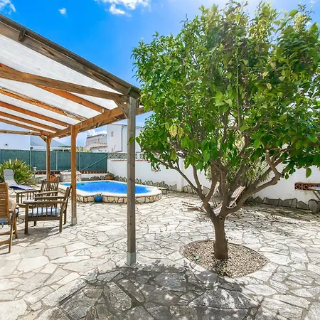 Holiday home Segria 8 Roses